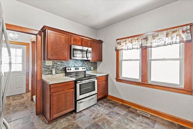 2918 S 7th STREET, Milwaukee, WI 53215