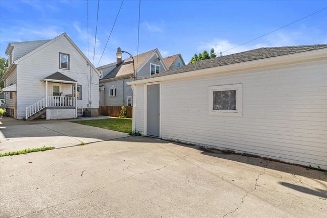 2918 S 7th STREET, Milwaukee, WI 53215