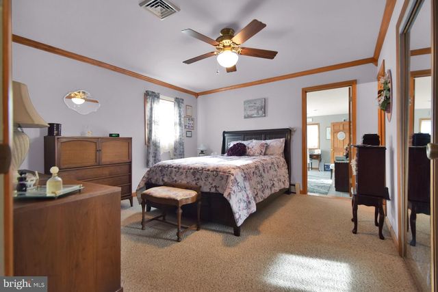 1138 BRANDON DR, Chambersburg, PA 17201