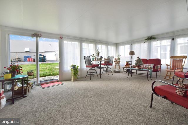 1138 BRANDON DR, Chambersburg, PA 17201