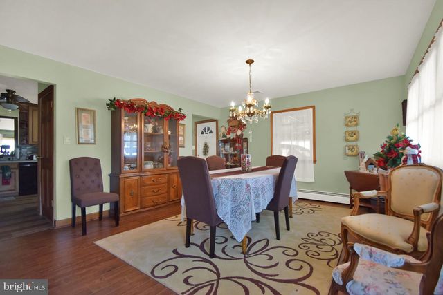 1138 BRANDON DR, Chambersburg, PA 17201