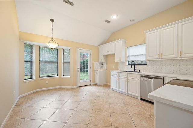 5842 N Magazine Circle, Houston, TX 77084