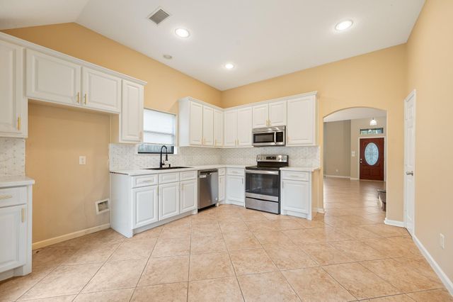 5842 N Magazine Circle, Houston, TX 77084