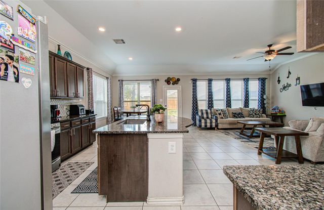 5126 Victory Shores Lane, Rosharon, TX 77583