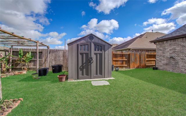 5126 Victory Shores Lane, Rosharon, TX 77583