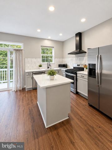 93 DANBURY ST SW, Washington, DC 20032