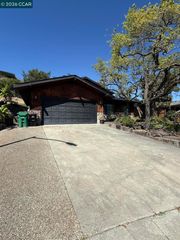 40 Carter Ct, El Sobrante, CA 94803
