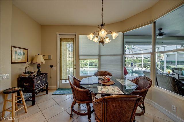 5605 Merlyn LN, Cape Coral, FL 33914