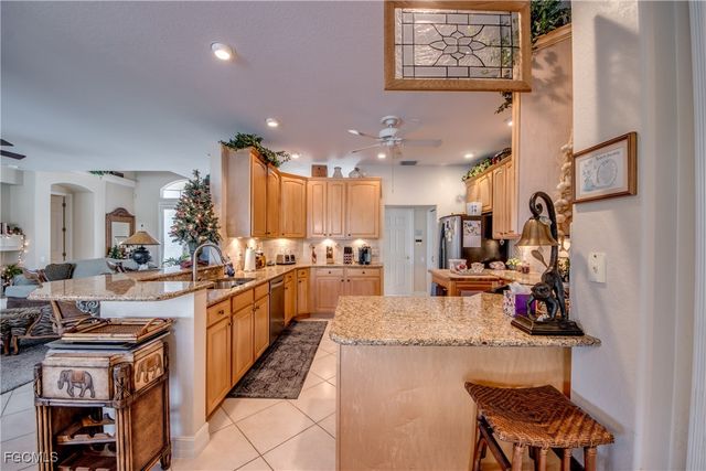 5605 Merlyn LN, Cape Coral, FL 33914