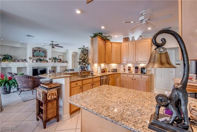 5605 Merlyn LN, Cape Coral, FL 33914