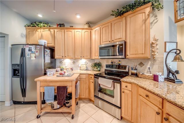 5605 Merlyn LN, Cape Coral, FL 33914