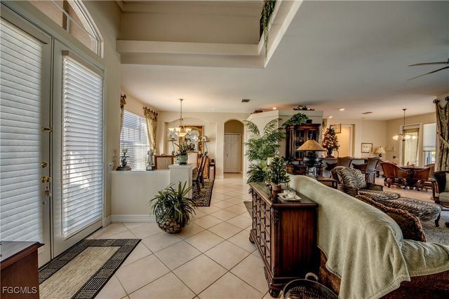 5605 Merlyn LN, Cape Coral, FL 33914