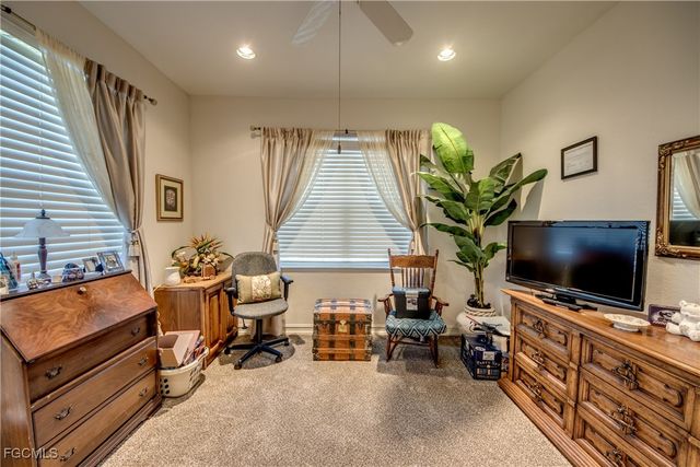 5605 Merlyn LN, Cape Coral, FL 33914