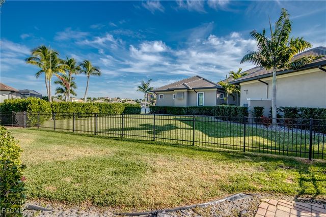 5605 Merlyn LN, Cape Coral, FL 33914