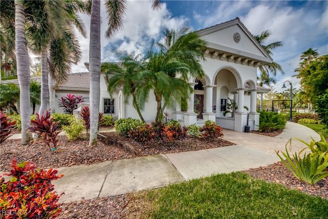 5605 Merlyn LN, Cape Coral, FL 33914