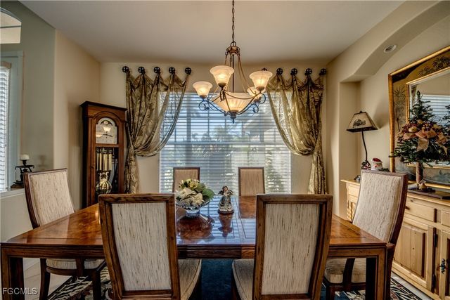 5605 Merlyn LN, Cape Coral, FL 33914