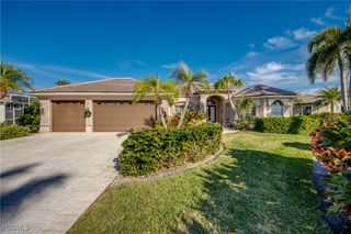 5605 Merlyn LN, Cape Coral, FL 33914