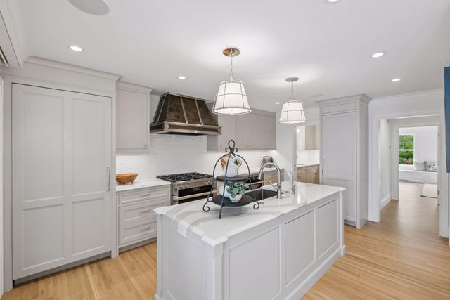 1397 Orono Lane, Wayzata, MN 55391