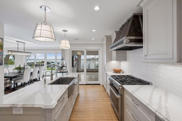 1397 Orono Lane, Wayzata, MN 55391