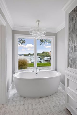 1397 Orono Lane, Wayzata, MN 55391