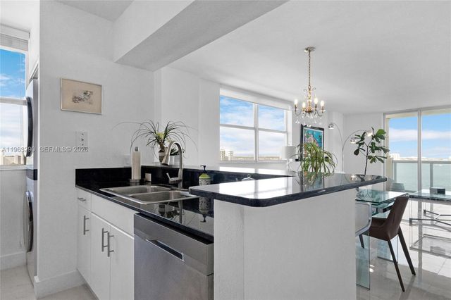 1625 Kennedy Cswy 1205G, North Bay Village, FL 33141