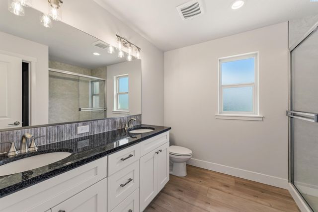 10008 Redbud Dr, Pasco, WA 99301