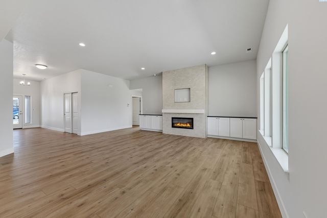 10008 Redbud Dr, Pasco, WA 99301