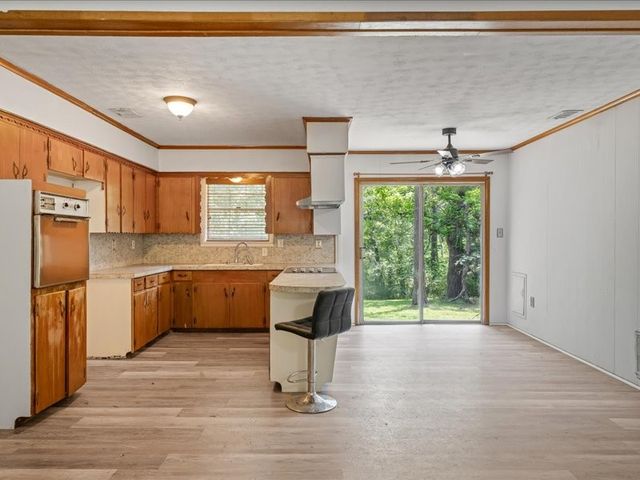 1016 N Saline, Grand Saline, TX 75140