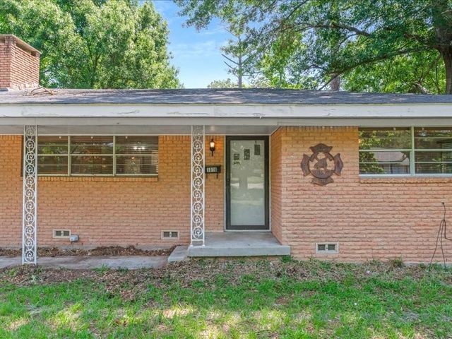 1016 N Saline, Grand Saline, TX 75140