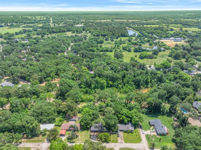1016 N Saline, Grand Saline, TX 75140