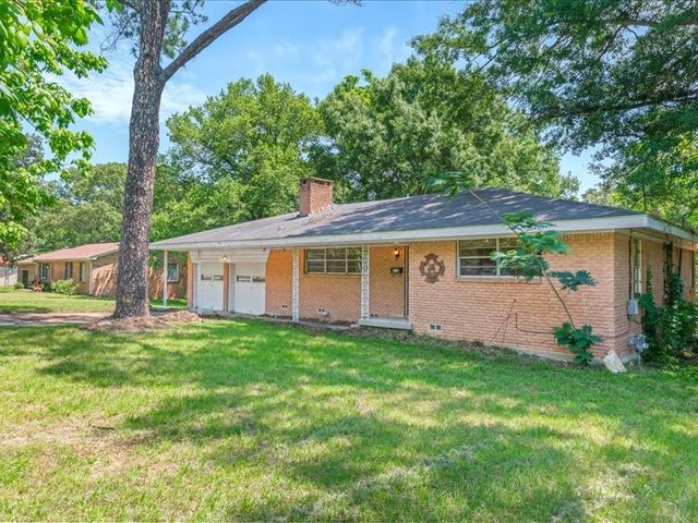 1016 N Saline, Grand Saline, TX 75140