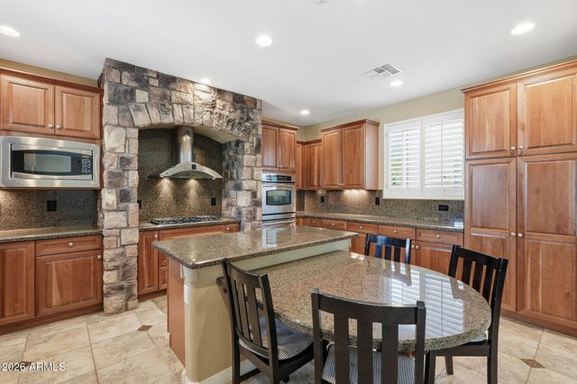 8638 W BRILES Road, Peoria, AZ 85383