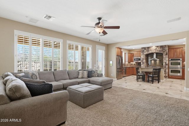 8638 W BRILES Road, Peoria, AZ 85383