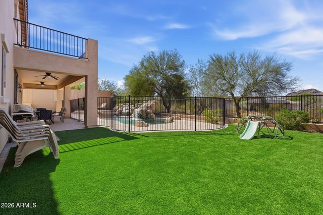 8638 W BRILES Road, Peoria, AZ 85383