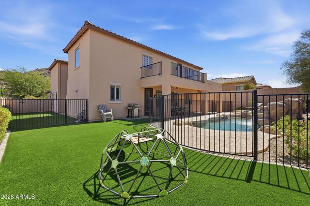 8638 W BRILES Road, Peoria, AZ 85383