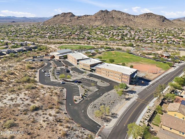 8638 W BRILES Road, Peoria, AZ 85383