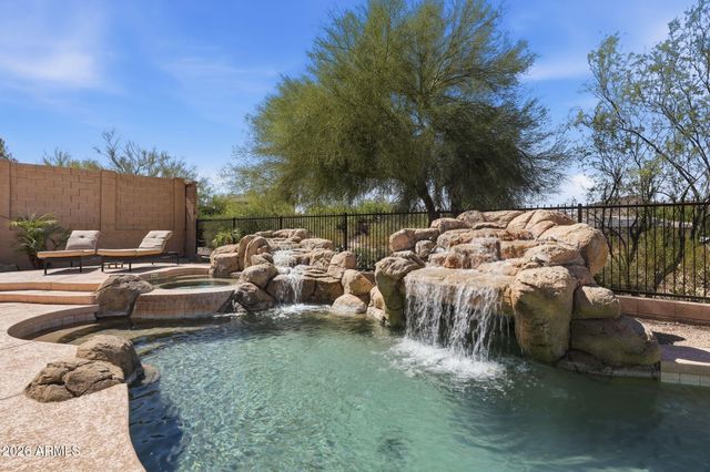 8638 W BRILES Road, Peoria, AZ 85383