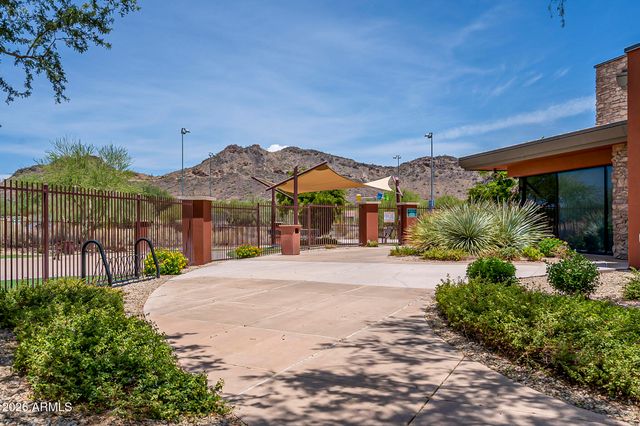 8638 W BRILES Road, Peoria, AZ 85383