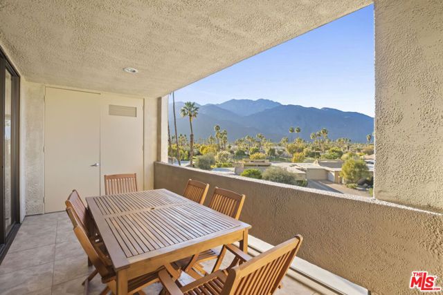 1630 S La Reina Way 3A, Palm Springs, CA 92264