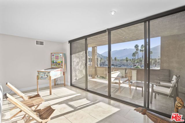 1630 S La Reina Way 3A, Palm Springs, CA 92264