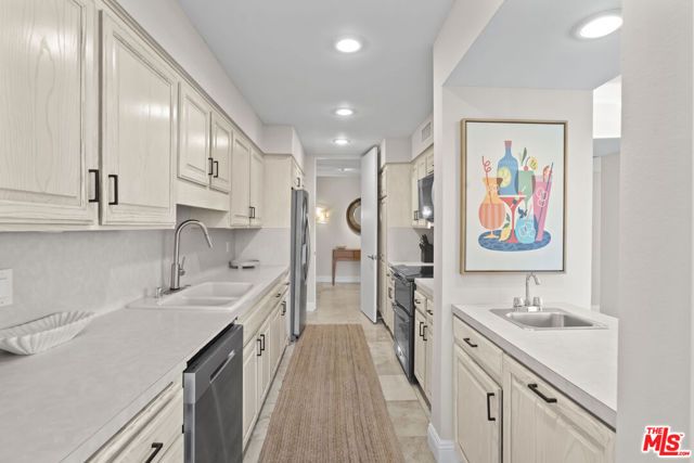 1630 S La Reina Way 3A, Palm Springs, CA 92264