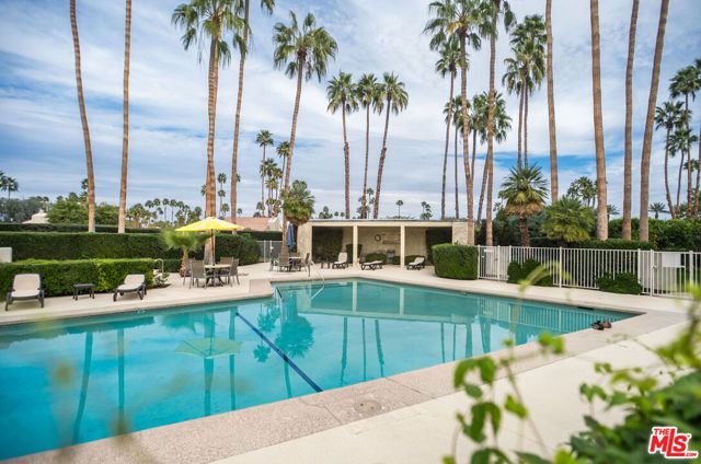 1630 S La Reina Way 3A, Palm Springs, CA 92264