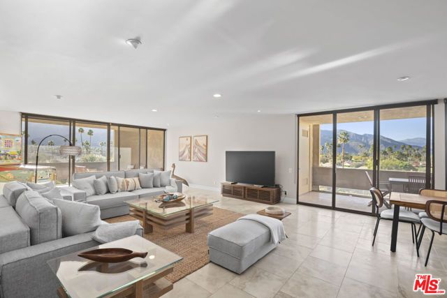 1630 S La Reina Way 3A, Palm Springs, CA 92264