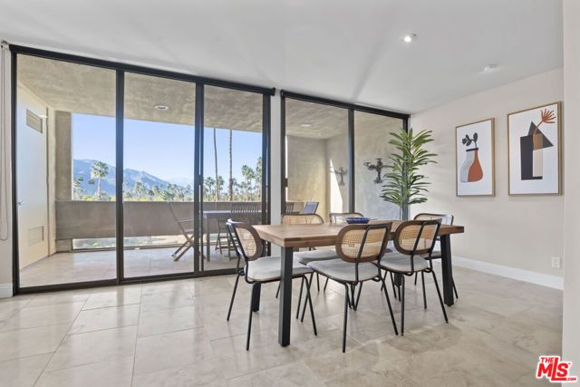 1630 S La Reina Way 3A, Palm Springs, CA 92264