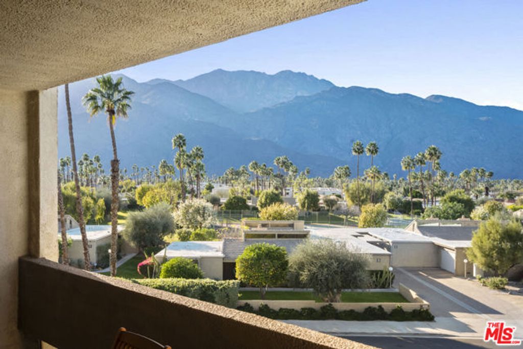 1630 S La Reina Way 3A, Palm Springs, CA 92264