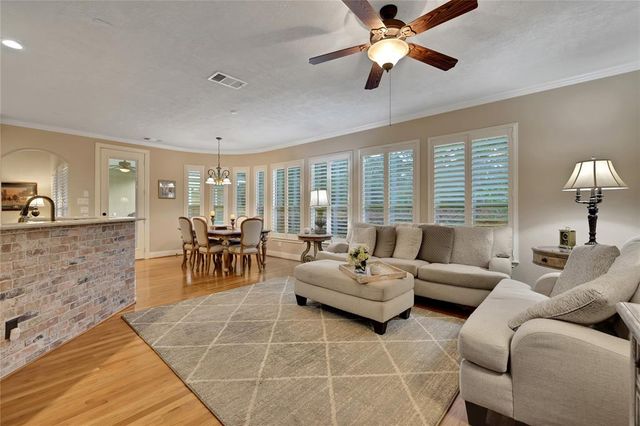2814 S Cotswold Manor Drive, Kingwood, TX 77339