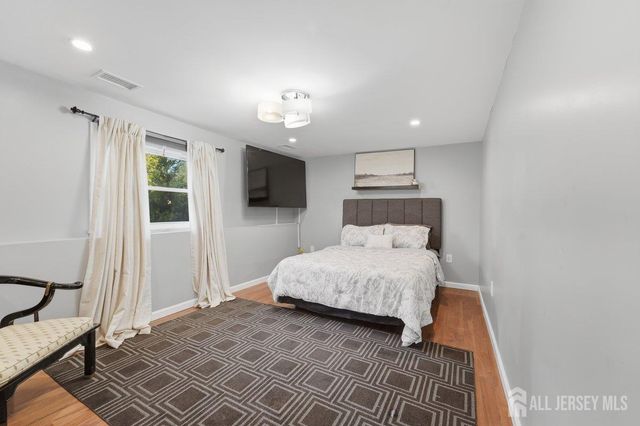 5350 orchard Street, Piscataway, NJ 08854