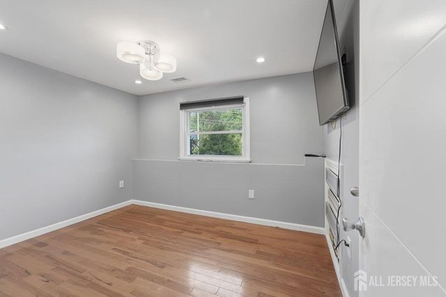 5350 orchard Street, Piscataway, NJ 08854