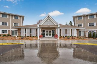4400 36th Avenue N 210, Robbinsdale, MN 55422