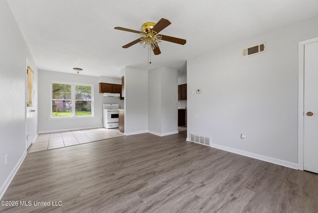 2715 Meadowbrook Drive, Horn Lake, MS 38637